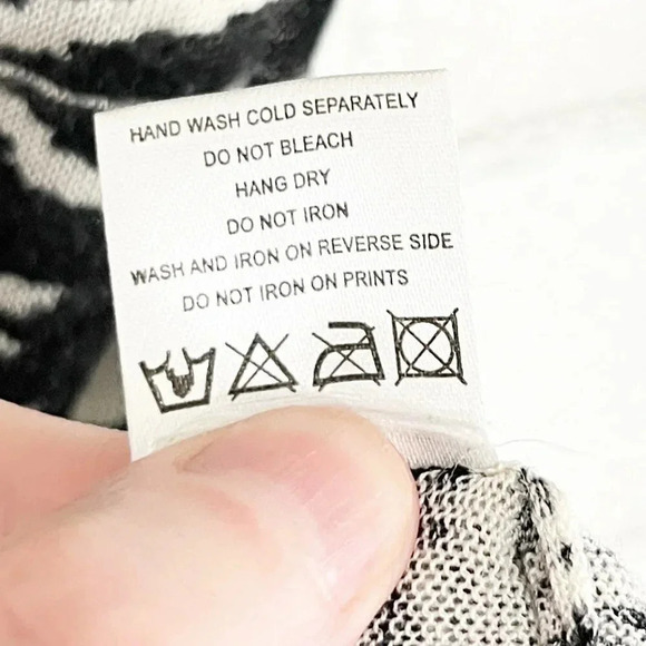 Twelfth Street by Cynthia Vincent Black & White Ikat Cardigan Women's Size Small - Picture 8 of 8